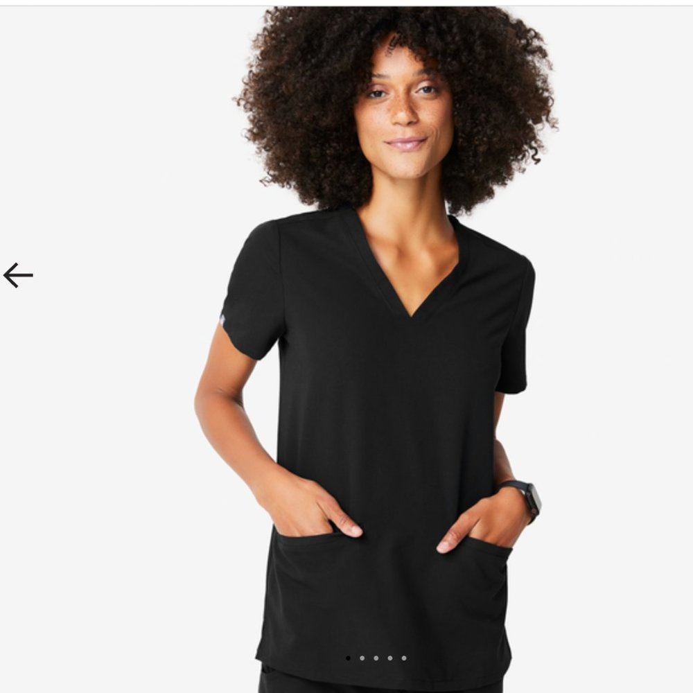 Figs Casma Three-Pocket Scrub Top in Black Size XS